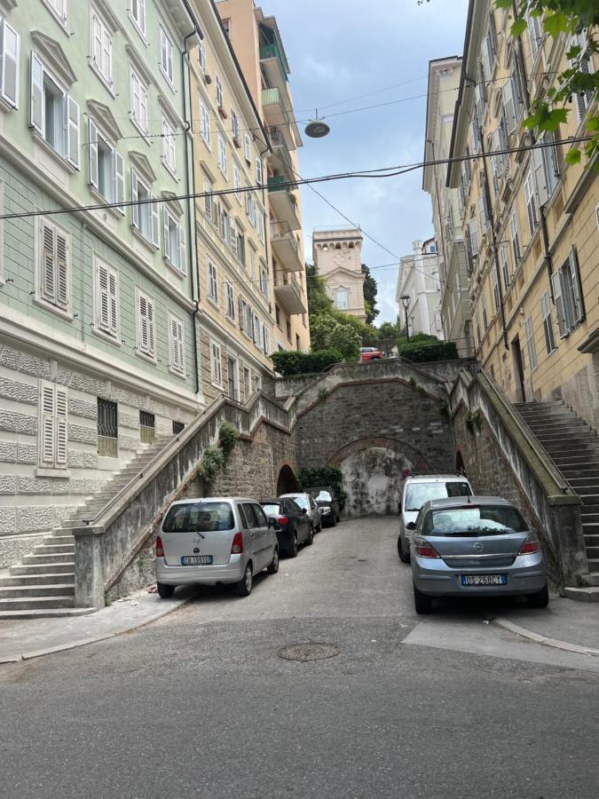 Alla Scalinata Del Teatro Rossetti Confort Suites Parcheggio Trieste Eksteriør billede
