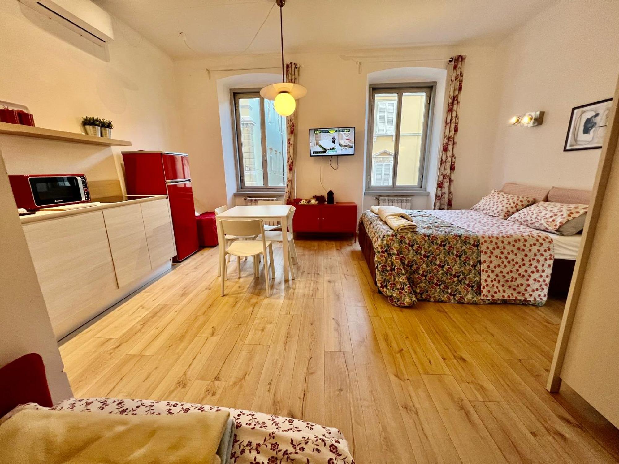 Alla Scalinata Del Teatro Rossetti Confort Suites Parcheggio Trieste Eksteriør billede